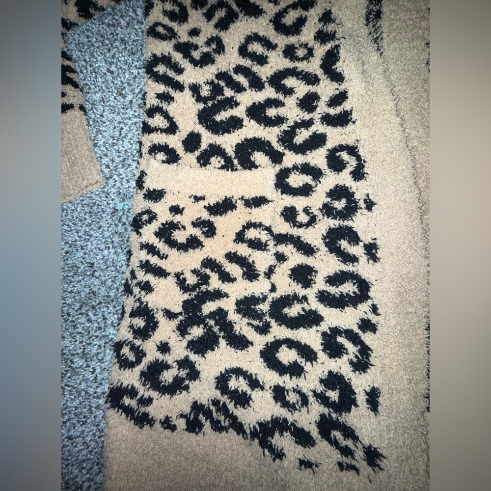 Time and tru leopard cardigan sweater with pockets - Picture 2 of 4